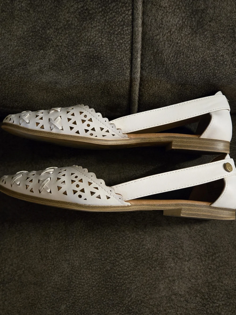 White Mountain comfortable white